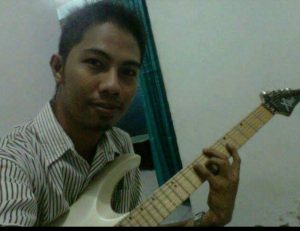 Dulunya Golput, Pengrajin Gitar Ini Mantap Gunakan Hak Pilih untuk Irman – Zunnun