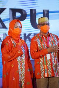 Mengenal Kostum Anir-Lutfi saat Debat Publik Pilkada Pangkep