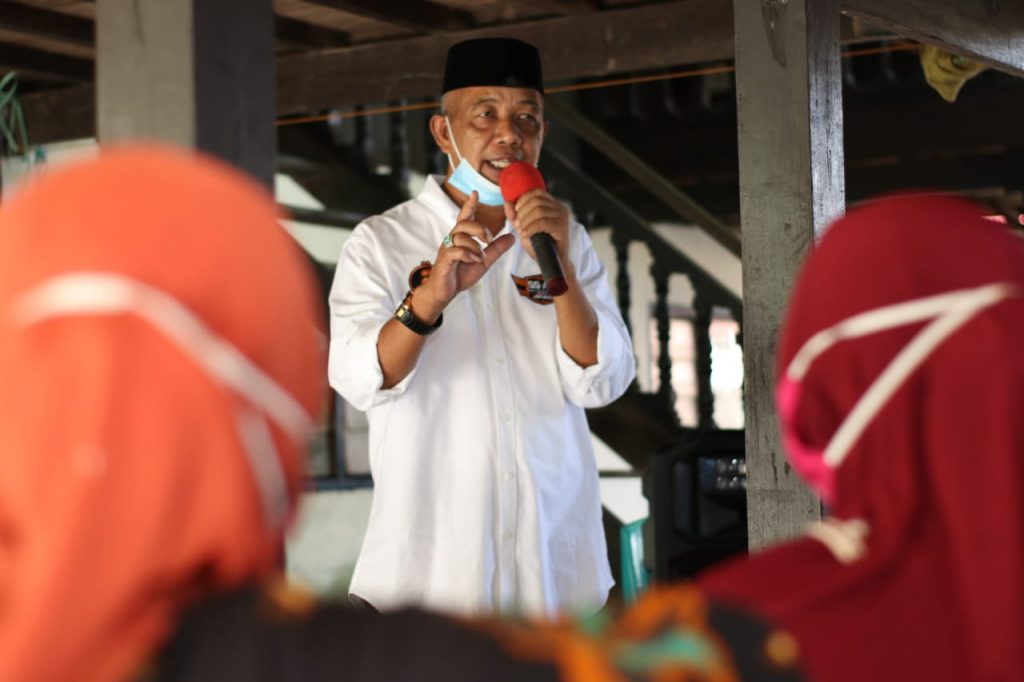 Dukung SS-AK, Tokoh Masyarakat Palanro Bantu Awasi Saat Pencoblosan