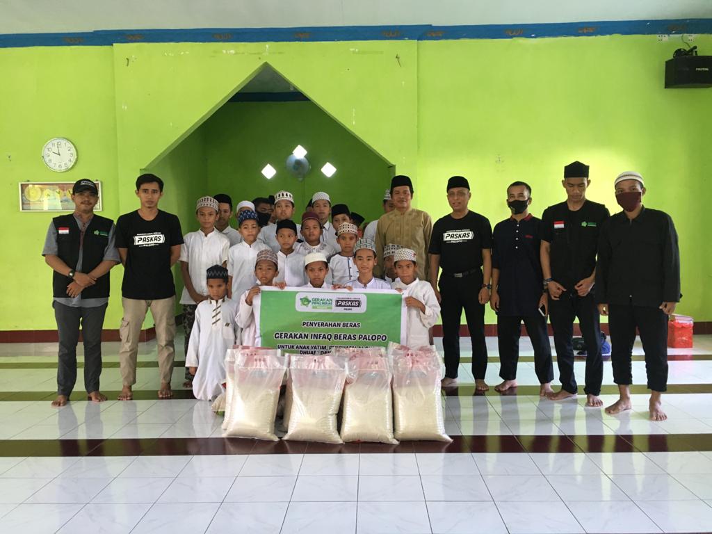 Komunitas Pasukan Amal Sholeh Beri Bantuan Beras, Wawali Palopo Beri Apresiasi
