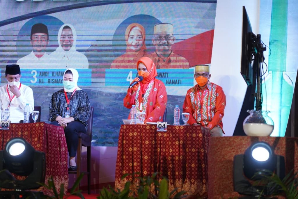 Rilis Kartu Program Prioritas saat Debat, Anir: Semoga Warga Pangkep Kian Yakin