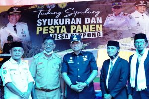 Pesta Panen di Seppong, Bupati Luwu Ajak Masyarakat Hidupkan Gotong Royong