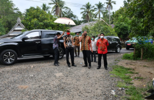 Pantau Jalan Rusak di Biroro Sinjai Timur, ASA Pastikan Tahun 2021 Sudah Mulus