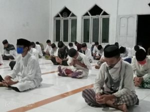 Santri Ponpes Darul Ikhsan Salohe Doakan Kesembuhan Bupati ASA