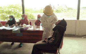 Cegah Penularan Covid-19, 50 Anggota Satpol-PP Sinjai Tes Swab