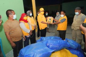 Disambut Bupati Majene, Taufan Pawe Salurkan Bantuan Gempa Sulbar Untuk 250 KK