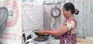 Hanya Berjualan di Rumah, Penjual Pot Bunga Harapkan Bantuan Kendaraan ke Pasar