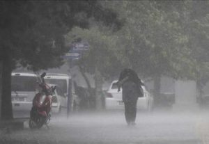 Bupati Lutra Imbau Warga Waspadai Cuaca Ekstrem Sepekan ke Depan