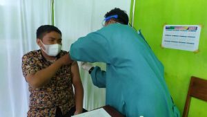 690 Tenaga Kesehatan di Sinjai Disuntik Vaksin Sinovac