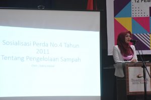 Budi Hastuti Sosialisasikan Perda Pengelolaan Sampah
