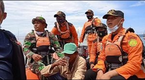 Setelah Terombang-ambing di Lautan Lepas, Madi Berhasil Dievakuasi Basarnas di Pesisir Belopa