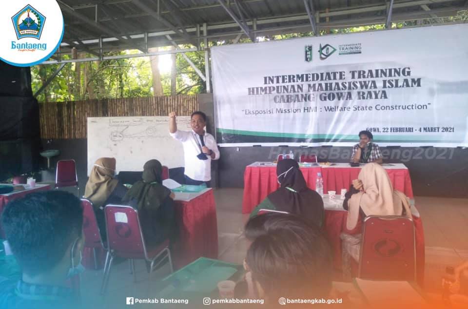 Jadi Narasumber di LK II HMI Gowa, Ilham Azikin Paparkan Kriteria Pemimpin Masa Depan