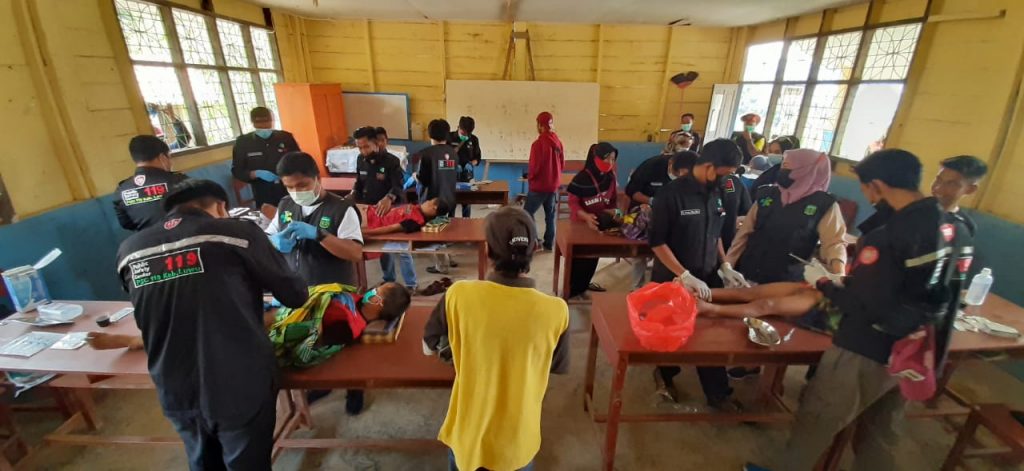 PSC 119 Luwu Bakti Sosial Pemeriksaan Kesehatan dan Sunatan Gratis