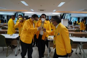 Airlangga Hartarto Sebut Taufan Pawe Gubernur di Rapimnas Golkar