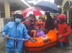BPBD Gowa Evakuasi 16 Orang Terdampak Banjir di Somba Opu