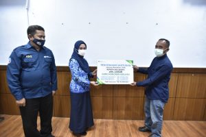 Lima Ahli Waris Pegawai Non ASN Lutra Terima Santunan JKm BPJS Senilai Rp 42 Juta