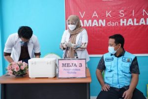 Jalani Vaksinasi Covid-19 Kedua, Wagub Sulsel Tetap Ingatkan Protokol Kesehatan