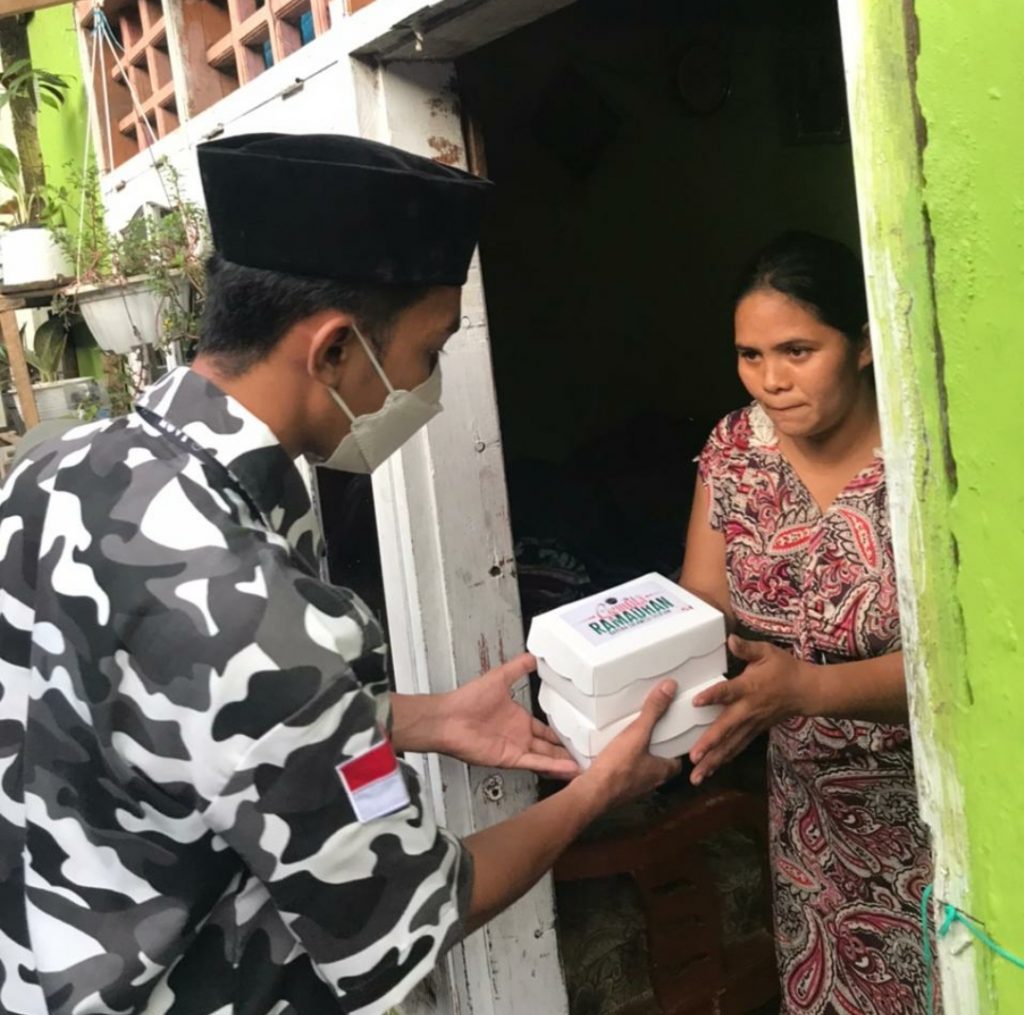 Massifkan Gerakan Sosial, BAPERA Bagikan 2800 Dos Makanan Takjil
