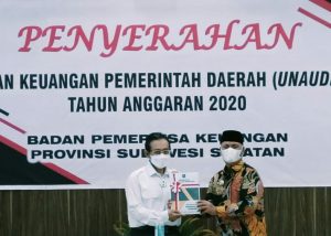 Bupati Enrekang Serahkan LKPD 2020 ke BPK Sulsel