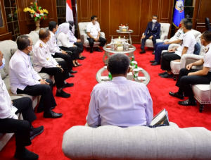 Gubernur Nurdin Abdullah Serahkan 10 SK PLH Bupati di Sulsel