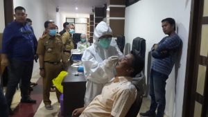 Pastikan Tak Terpapar Covid-19, Sekertariat DPRD Makassar Gelar Swab Massal