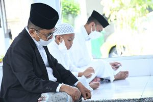 Shalat Idul Fitri di Masjid Rujab Saokotoe, Walikota Palopo Ingatkan Warga Batasi Jumlah Tamu