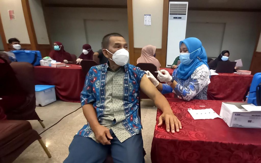 Vaksin Covid-19 Penting untuk Kesehatan, Warga Makassar Berbondong bondong Vaksinasi