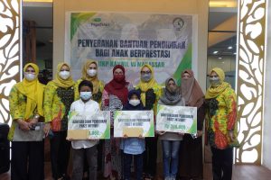 Ikatan Istri Karyawan Pegadaian Makassar Salurkan Beasiswa untuk 56 Anak