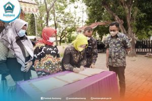 Perlengkapan Sekolah Gratis Bantaeng Tingkatkan Perekonomian Ibu – ibu Hingga ke Pelosok Desa