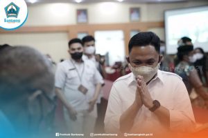 Bagi 1.300 Sertifikat Tanah Gratis, Ilham Azikin: Cermin Kehadiran Pemerintah