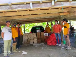 AKAR Bersatu Gercep Salurkan Bantuan dan Berikan Pelayanan Kesehatan Gratis di Desa Lembang-lembang Lutra