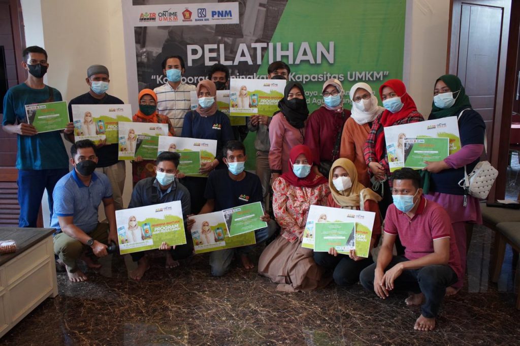 Perkuat Ketahanan Ekonomi Masyarakat, Anir Peduli Latih UMKM di Pangkep