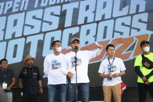 Wali Kota Danny Buka Otomotif Open Tournament Grasstrack dan Motocross 2021