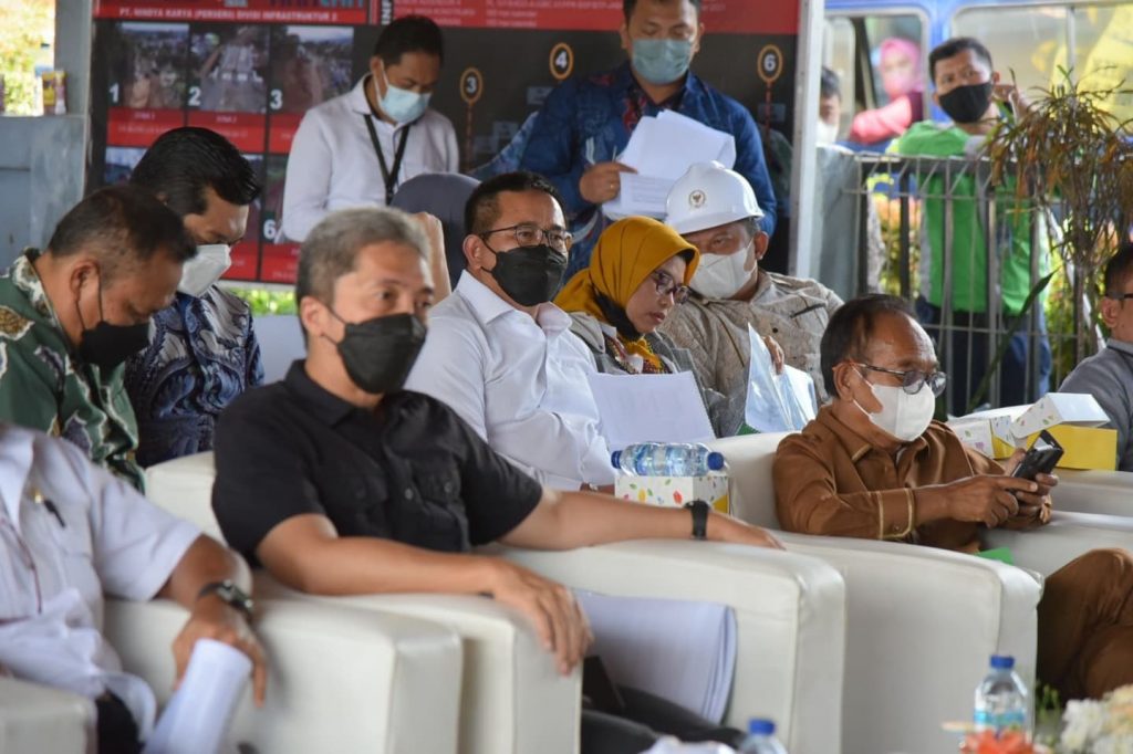 Tinjau Rel Ganda KA Bogor-Sukabumi, Fauzi Titip Penyelesaian Kereta Api Sulsel