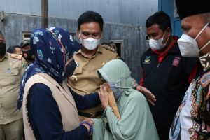 Kemensos Kucurkan Bantuan ke Korban Banjir di Barru