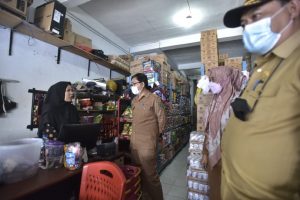 Sidak Pasar Tradisional, Wabup Luwu Utara Tak Temukan Indikasi Penimbunan Minyak Goreng