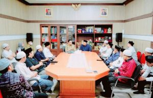 Panitia Reuni Nasional dan Halal BI Halal Akbar IKA DDI Mangkoso Temui Bupati Suardi Saleh