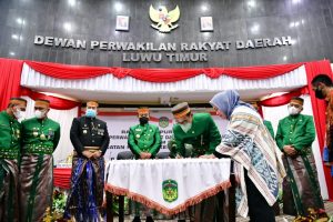 Vale Serahkan Bandara Sorowako ke Pemprov Sulsel, Andi Sudirman : Alhamdulillah, Untuk Masyarakat Luwu Raya