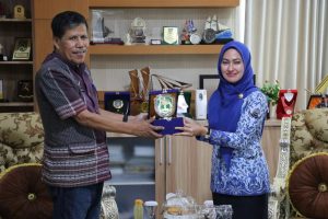 Implementasi Penerapan Sertifikat Elektronik untuk TTE, Diskominfo Toraja Utara Studi Tiru di Luwu Utara