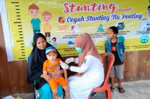 Manfaatkan Momentum Semalam di Desa, 90 Anak Diimunisasi di Desa Minanga, Rongkong