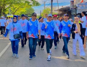 Ribuan Alumni SMAN 6 Makassar Meriahkan Gerak Jalan Santai di Puncak Milad ke-35