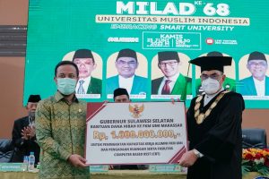 68 Tahun UMI, Gubernur Andi Sudirman Serahkan Bantuan Hibah Senilai Rp 1 Milliar