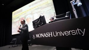 Kepala Bappeda Helmy Budiman Dampingi Wali Kota Danny Paparkan Visi Makassar di Monash University