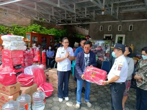 Buffer Stok Logistik Pemprov Sulsel disalurkan untuk Korban Kebakaran di Ariang, Tana Toraja