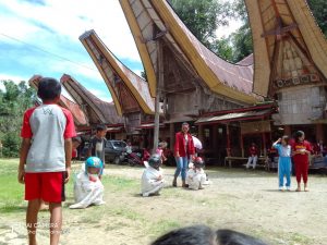 Meriahkan HUT 77 Kemerdekaan RI, Mahasiswa UKI Paulus-UKI Toraja Gelar Lomba untuk Pelajar di Area KKN