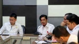 Rapat Koordinasi Pejabat Struktural, Kepala Bapenda Makassar Firman Pagarra: Ayo Capai Target PAD Rp2 T