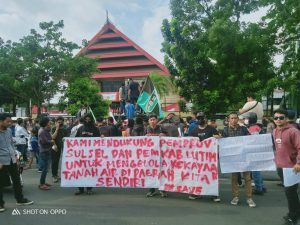 Tolak Perpanjangan Kontrak Karya PT Vale, Aliansi Mahasiswa Sulsel Gelar Unjuk Rasa