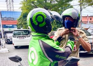 Dukung Makassar Ojol Day, Pejabat Hingga Staf Bapenda Naik Ojek Online