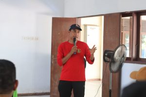 Rudianto Lallo Boyong Pengurus DPKM Kunjungi Pulau Barrang Lompo