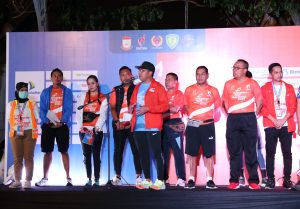 Danny Pomanto Lepas Ribuan Peserta Makassar Half Marathon 2022